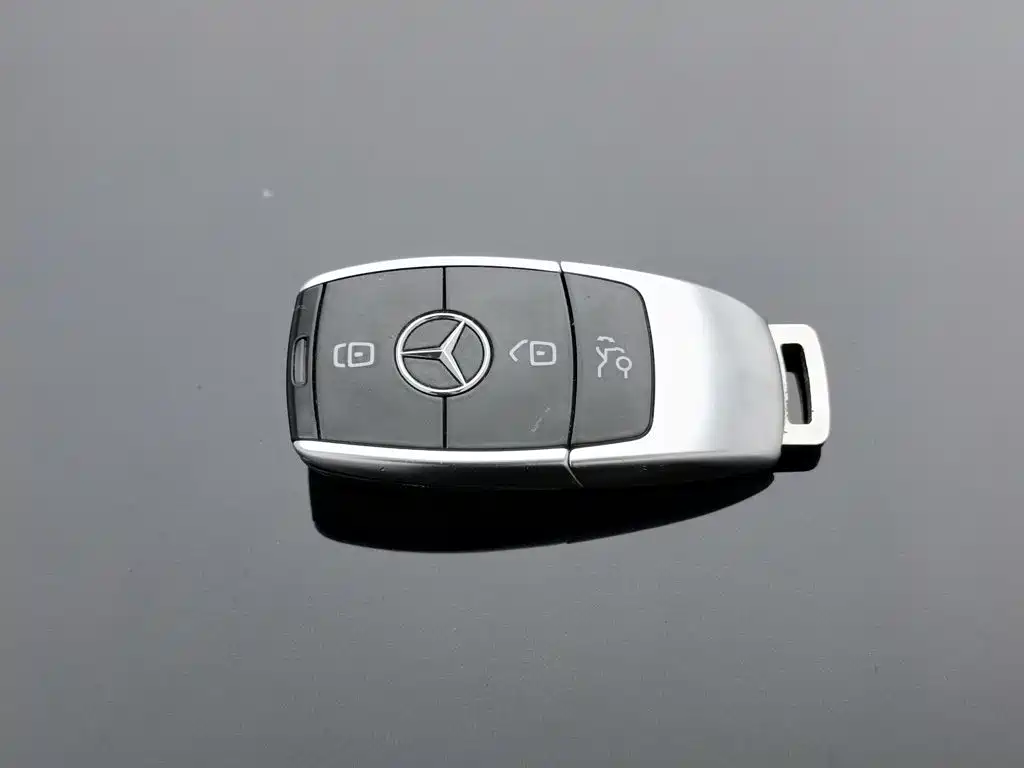 Mercedes-Benz E-Class New Energy 2023 — фото 19