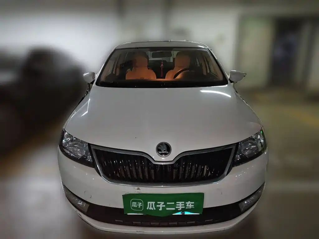 Skoda Rapid Spaceback 2016 — фото 2