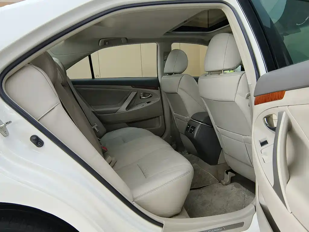 Toyota Camry 2008 — фото 12