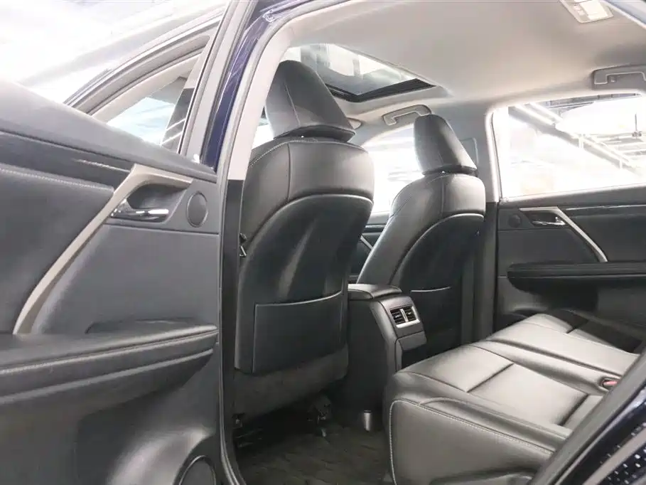 Lexus RX 2022 — фото 16