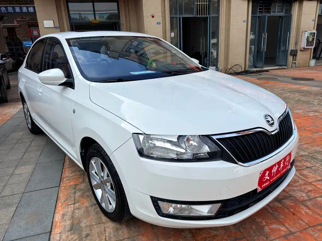 Skoda Rapid 2017 — фото 3