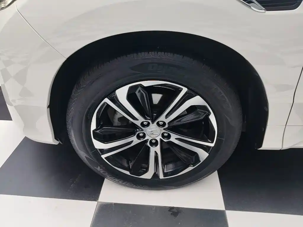 Honda UR-V 2018 — фото 23