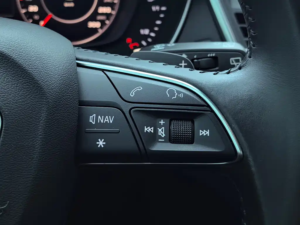Audi Q5L 2020 — фото 30