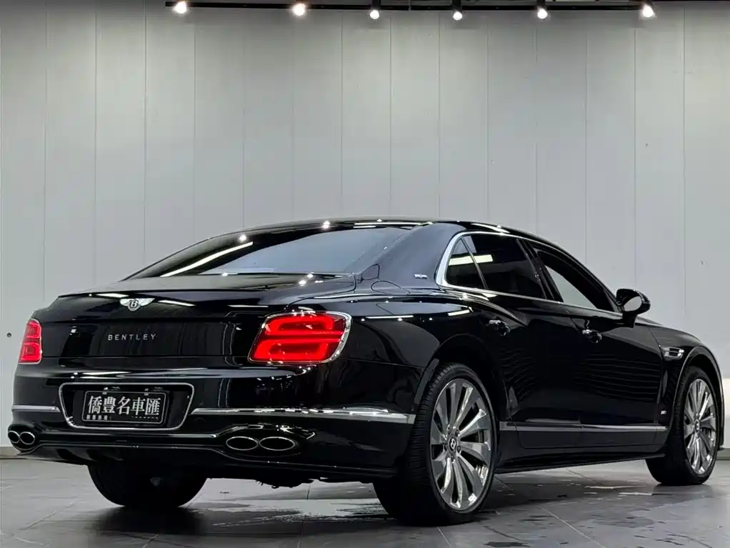 Bentley Flying Spur 2021 — фото 18