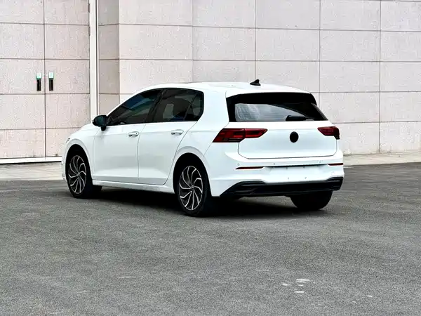 Volkswagen Golf 2021