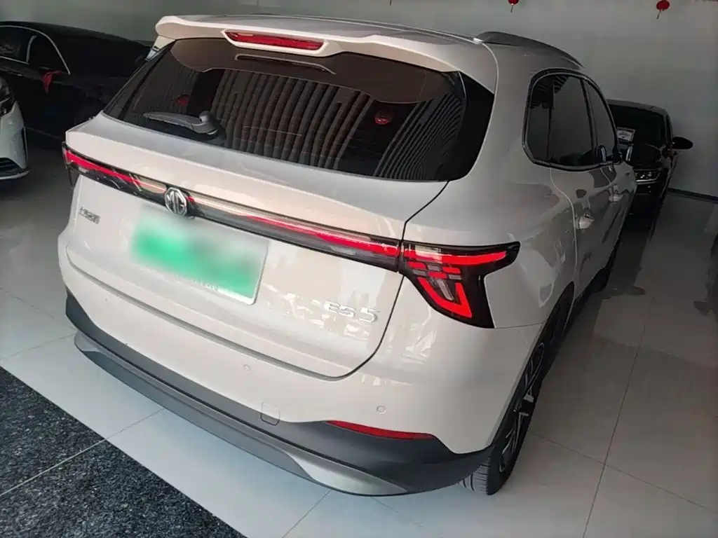 MG ES5 2024