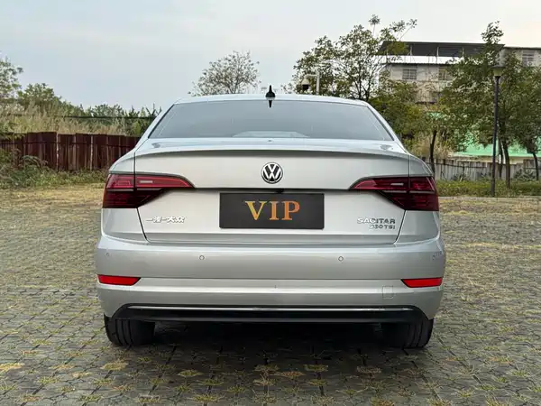 Volkswagen Sagitar 2022