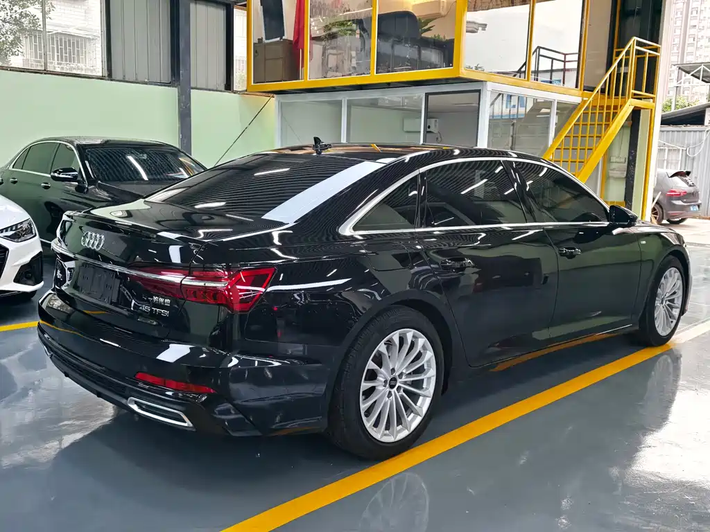 Audi A6L 2022