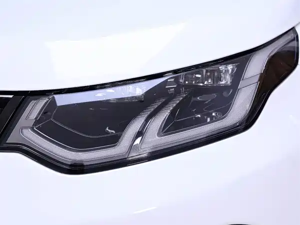 Land Rover Discovery Sport 2024