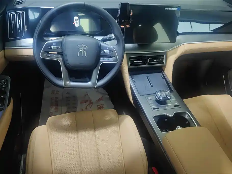 BYD L DM-i 2025 — фото 13