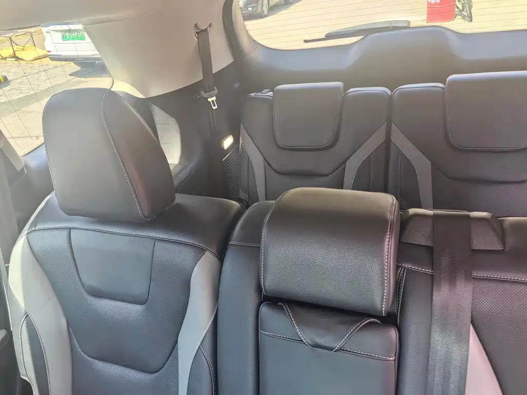 Ford Edge 2018 — фото 12