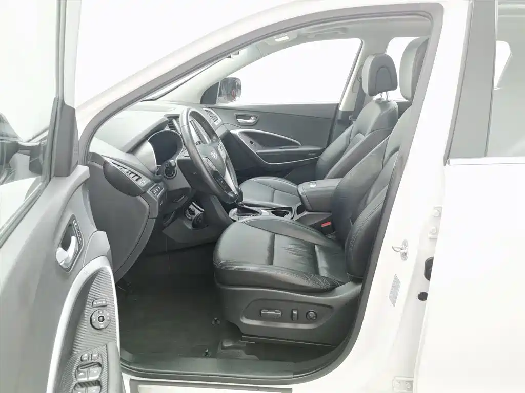 Hyundai Santa Fe 2016 — фото 10