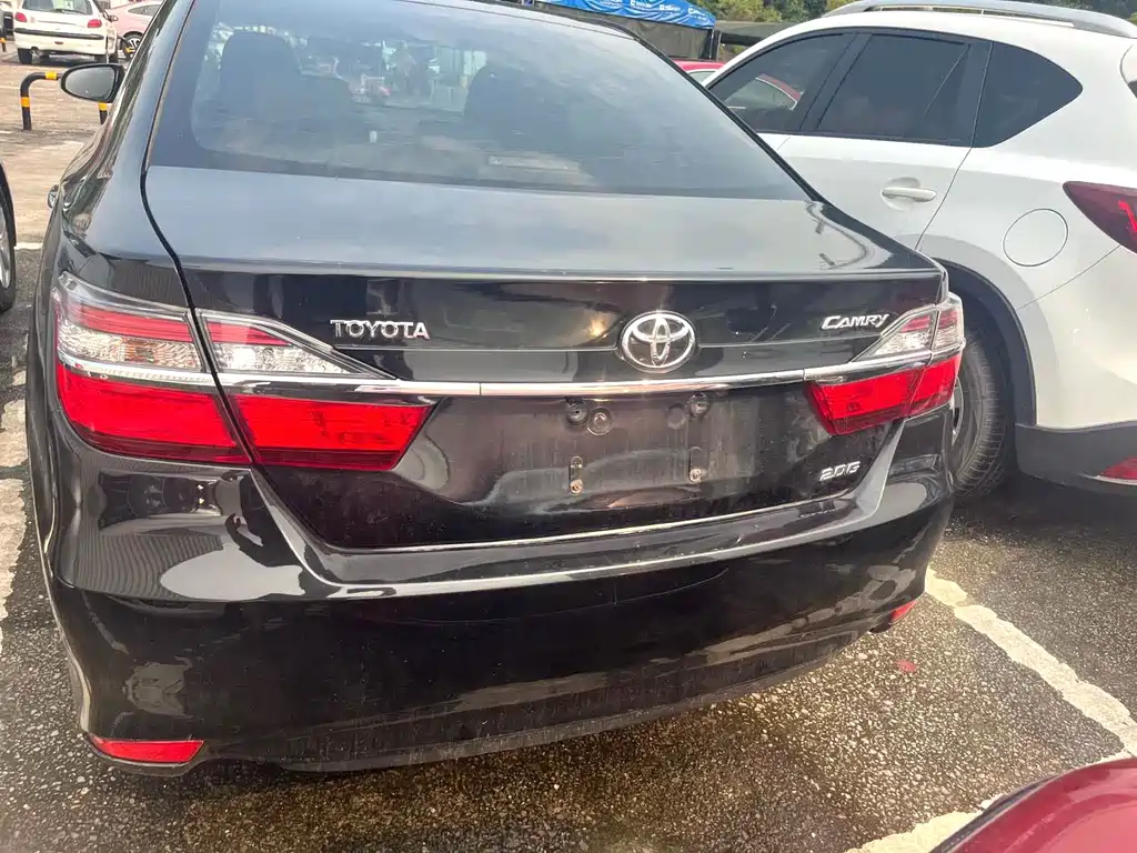 Toyota Camry 2017 — фото 4