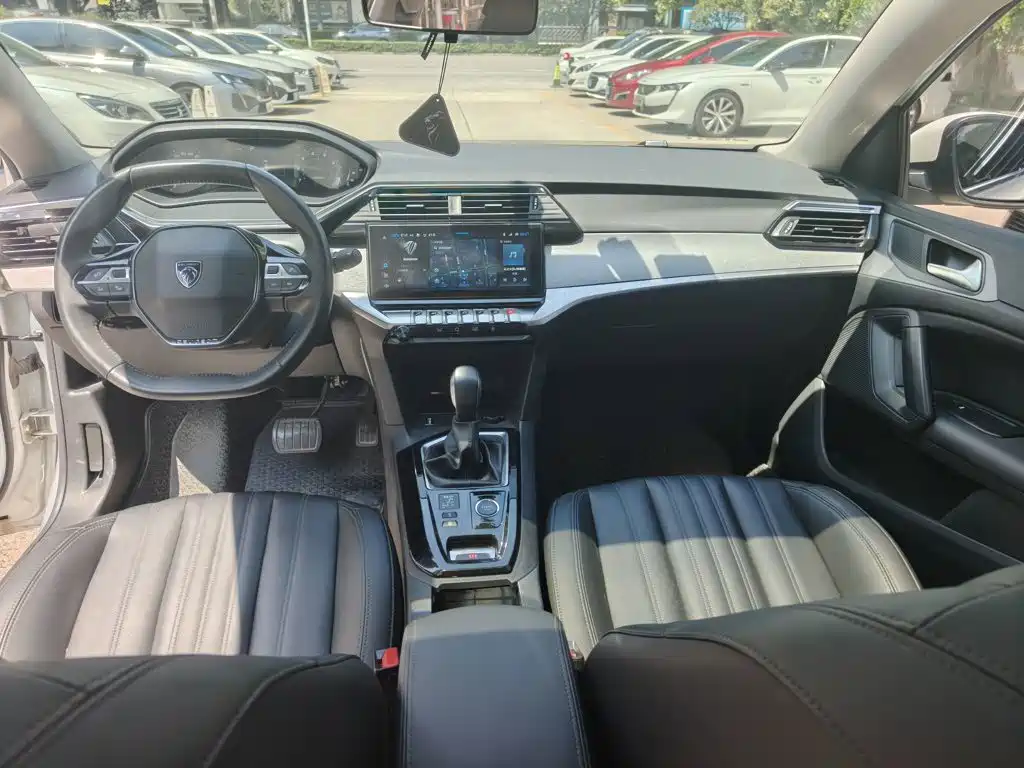 Peugeot 408 2022 — фото 14