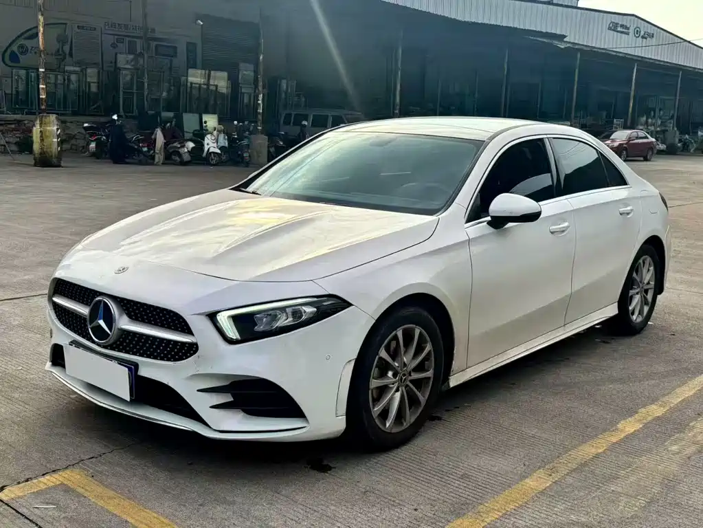 Mercedes-Benz A-Class 2022 — фото 1
