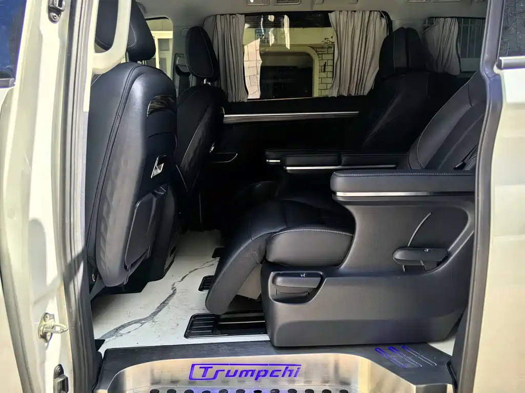 GAC Motor Trumpchi M8 2023 — фото 9