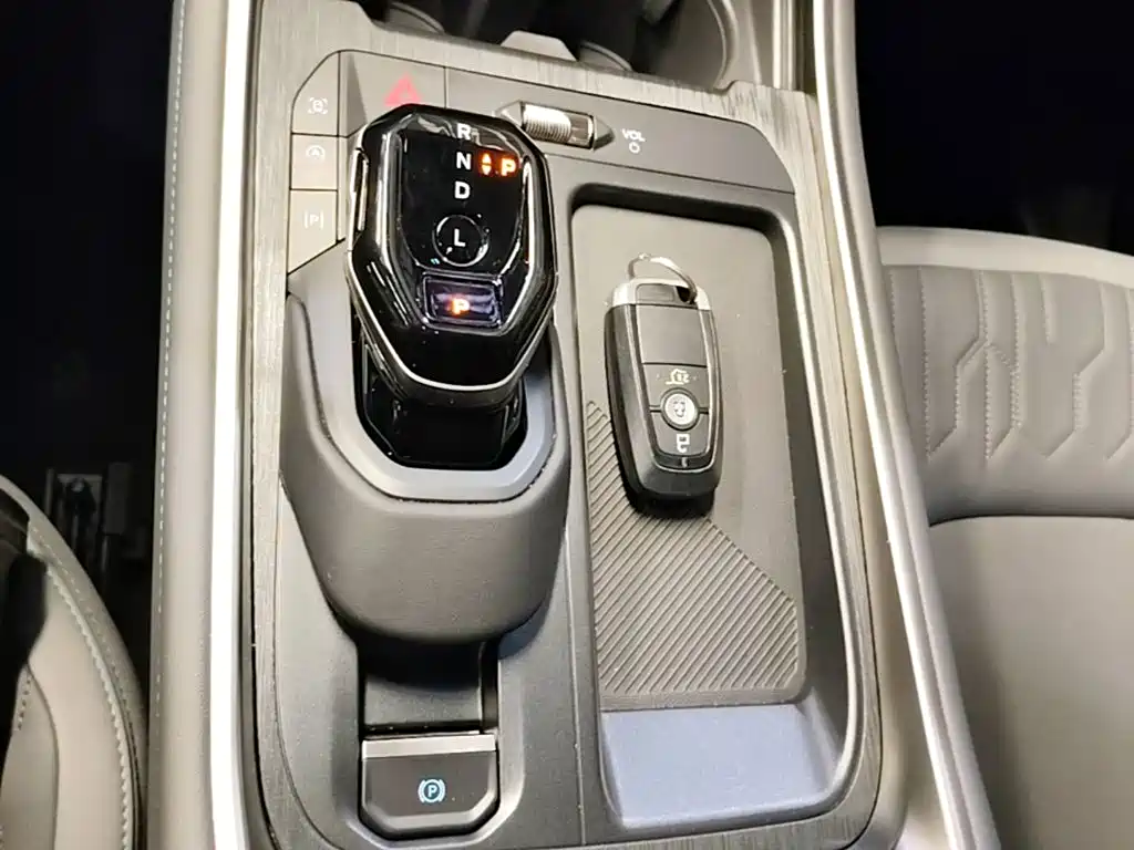 Ford Edge 2024 — фото 14