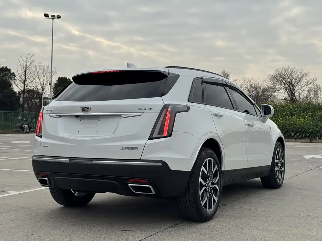 Cadillac XT5 2023 — фото 9