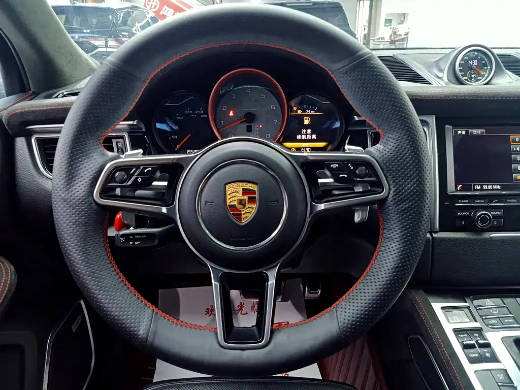 Porsche Macan 2014 — фото 19