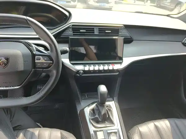 Peugeot 408 2022