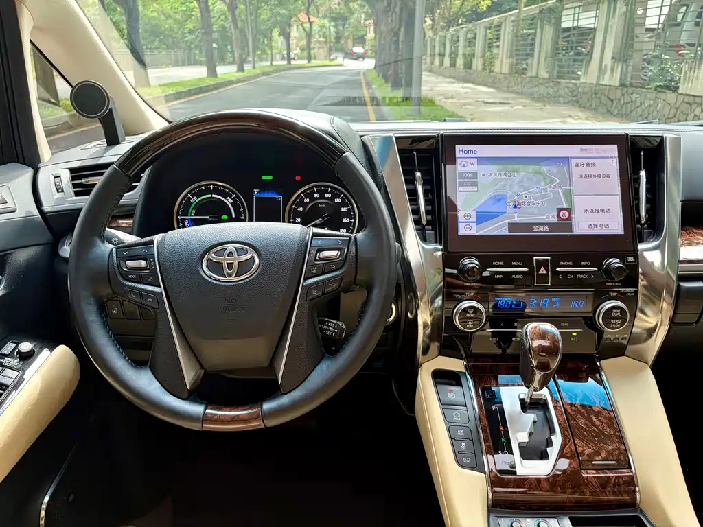 Toyota Alphard 2021 — фото 8