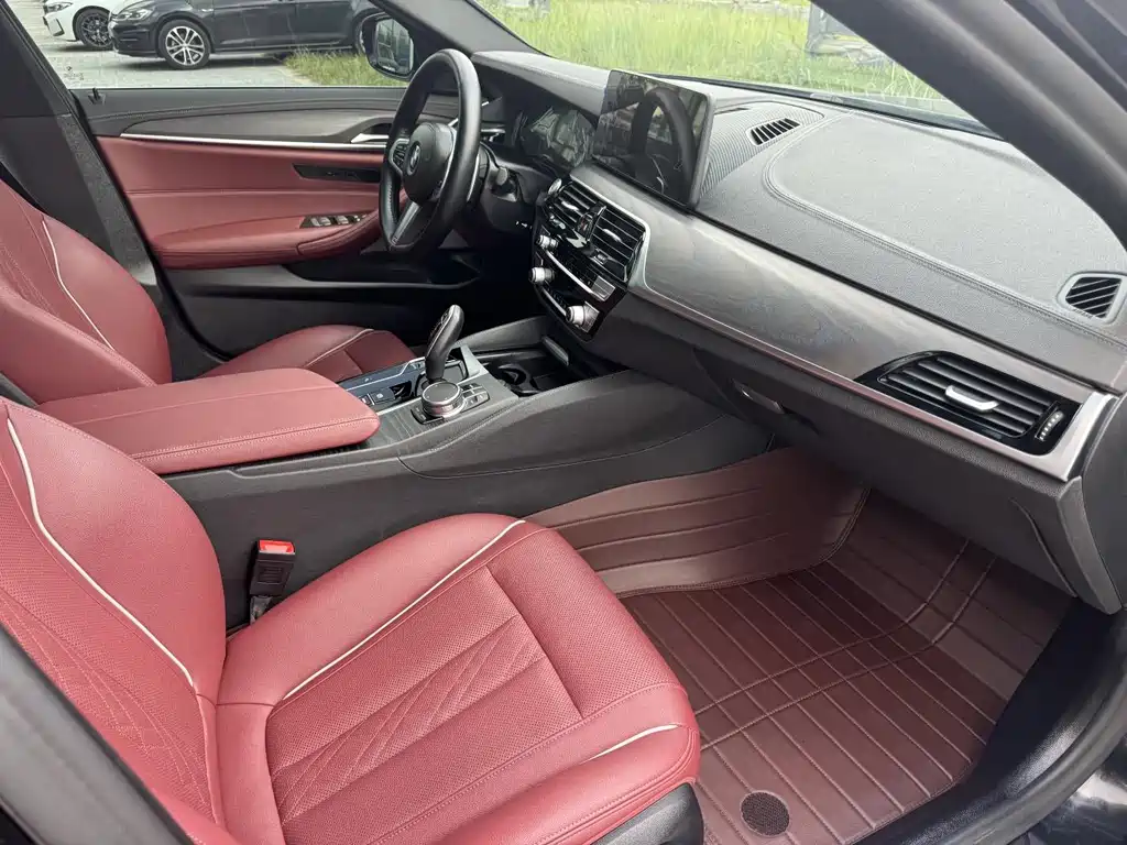 BMW 5 Series 2023 — фото 12