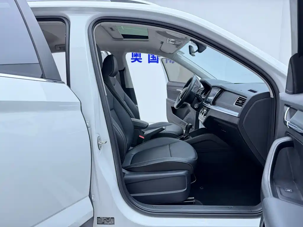 Skoda Kamiq 2023 — фото 13
