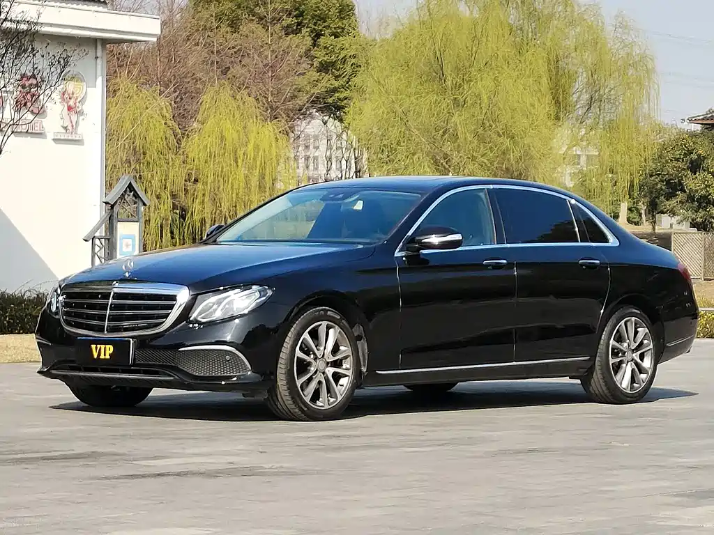 Mercedes-Benz E-Class 2017 — фото 1