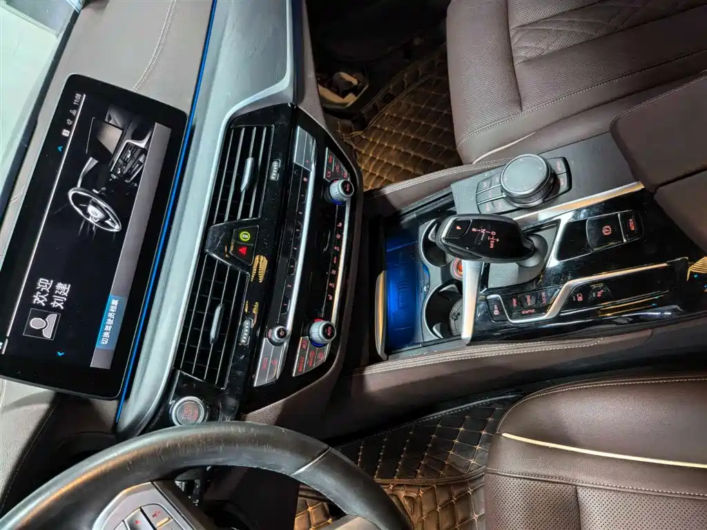 BMW 5 Series New Energy 2023 — фото 9