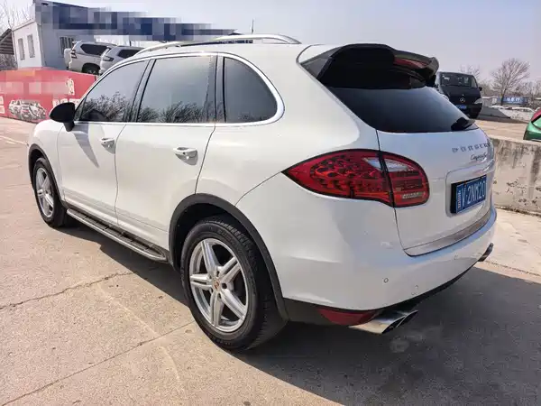 Porsche Cayenne 2011