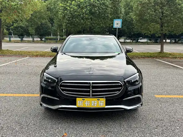 Mercedes-Benz E-Class 2022