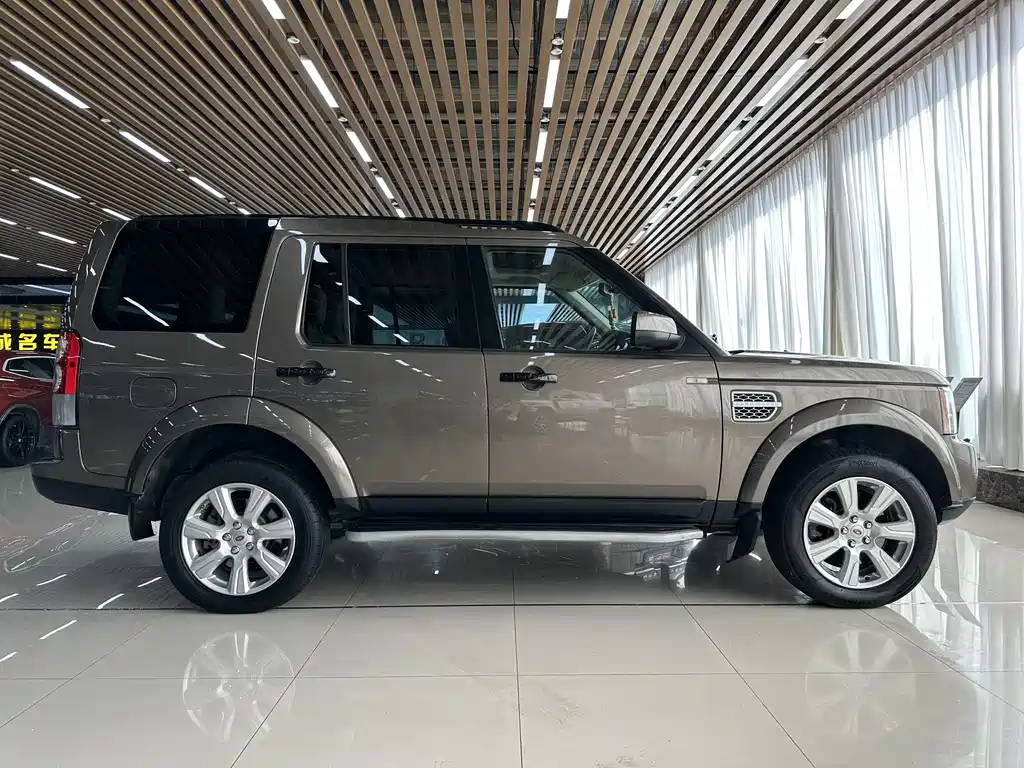 Land Rover Discovery 2013 — фото 5