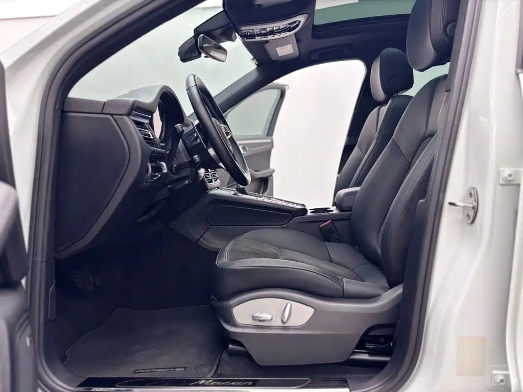 Porsche Macan 2019 — фото 19