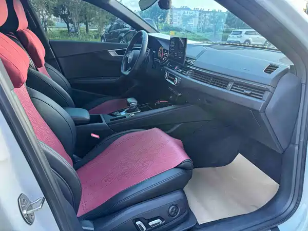 Audi A4L 2025