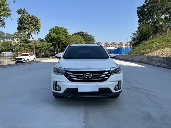 GAC Trumpchi GS4 2015