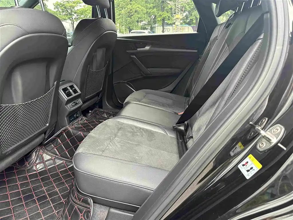 Audi Q5L Sportback 2022 — фото 6
