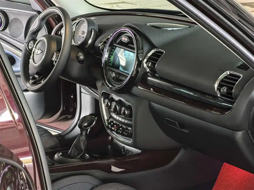 MINI Clubman 2019 — фото 10