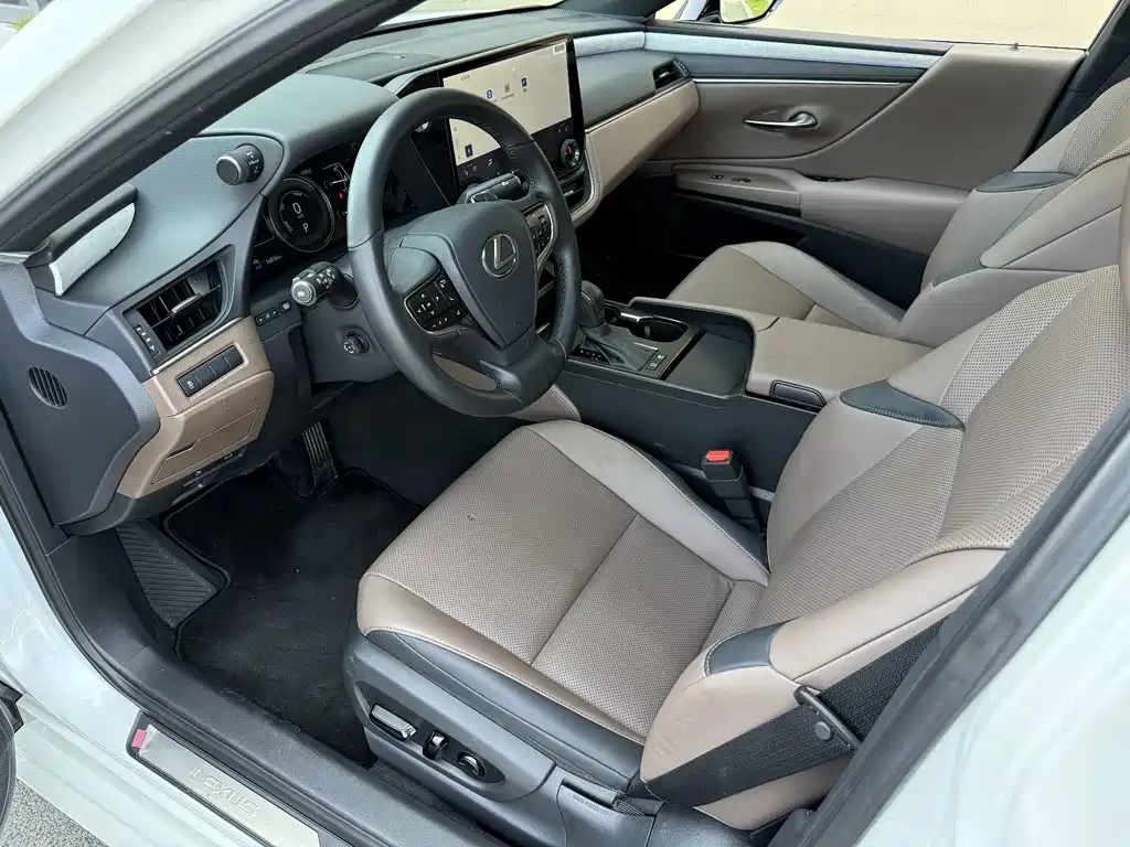 Lexus ES 2025 — фото 11