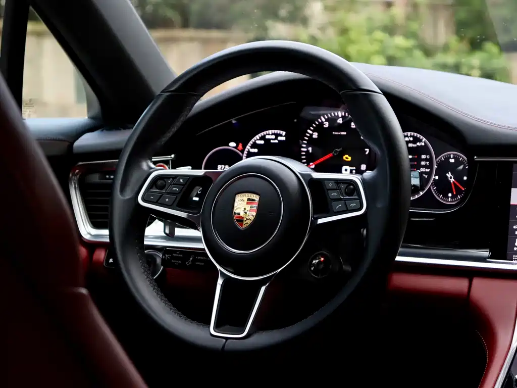 Porsche Panamera 2019 — фото 10