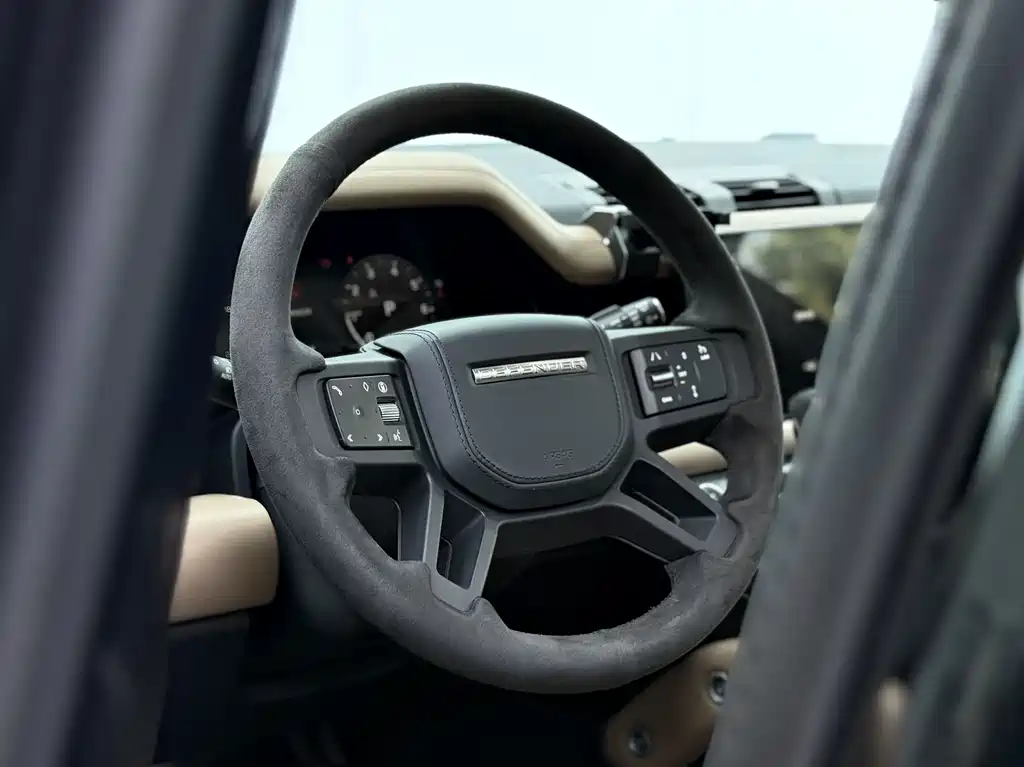 Land Rover Defender 2025 — фото 4