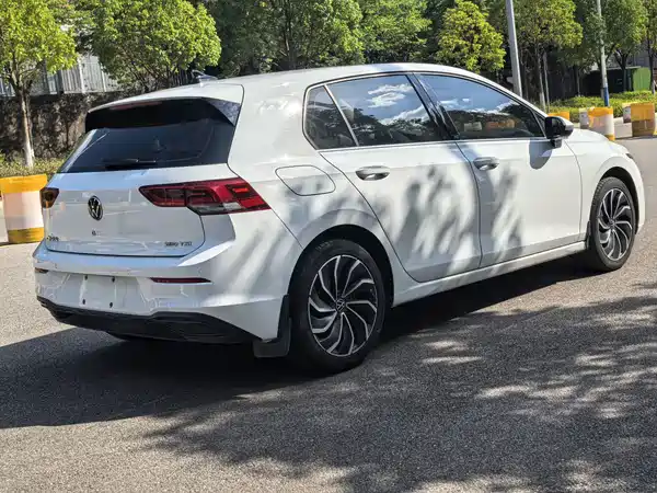 Volkswagen Golf 2021