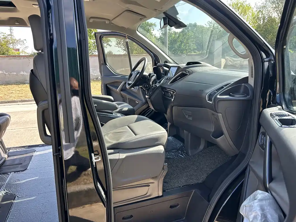 Ford Tourneo 2020 — фото 10