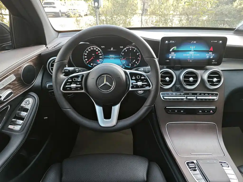Mercedes-Benz GLC 2020 — фото 15