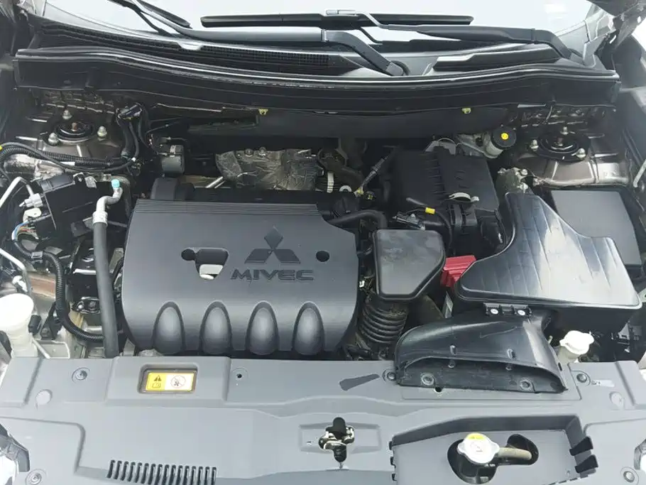Mitsubishi Outlander 2019 — фото 10