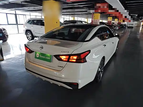 Nissan Teana 2023