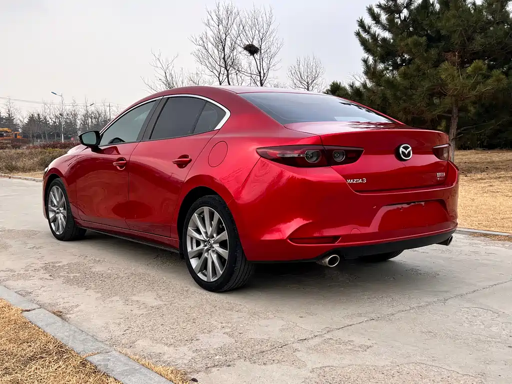 Mazda 3 Axela 2021 — фото 15