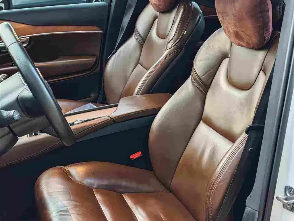 Volvo XC90 2018 — фото 7