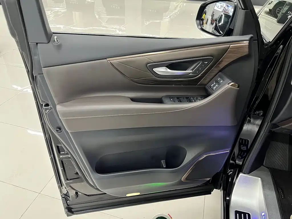 Toyota Alphard 2025 — фото 21