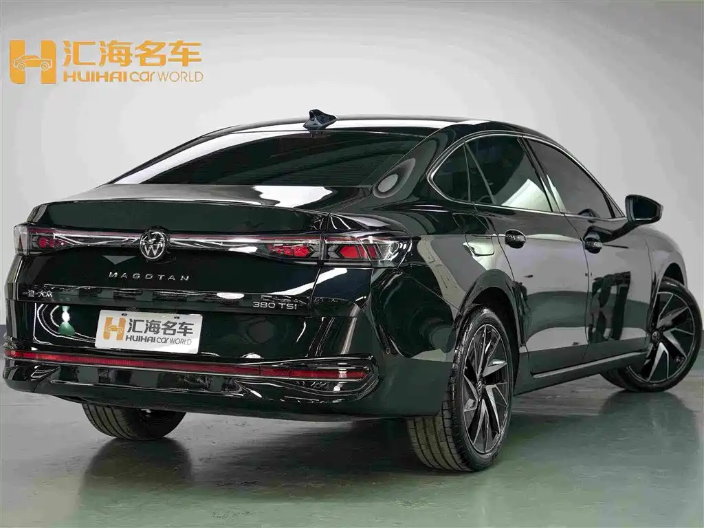 Volkswagen Magotan 2024