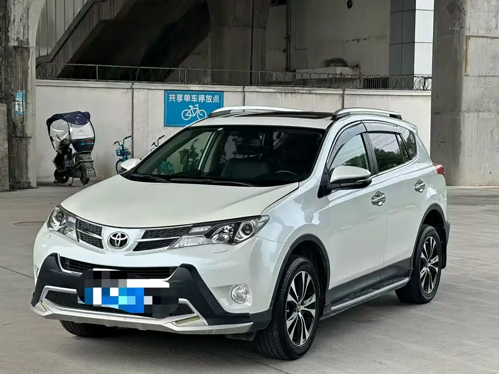 Toyota RAV4 2015
